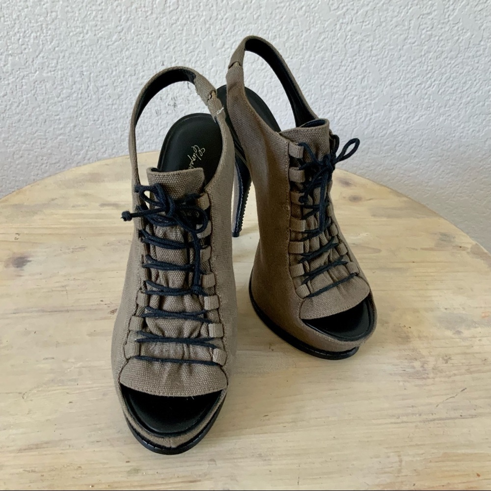 Elizabeth and James Military Green Canvas Platform Heels 8 1/2 B